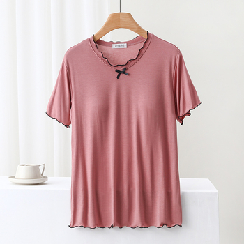 Modalni noćni top, V-izrez, kratki rukavi, opuštena silueta, prozračan i upija vlagu