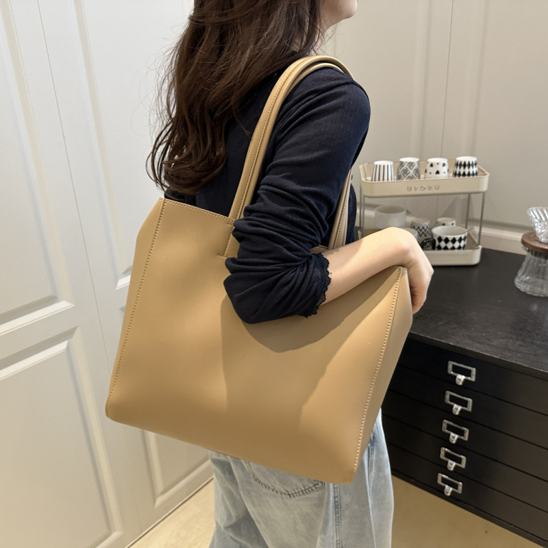 Ženska Tote torba s jednim remenom, PU materijal, velik kapacitet, magnetsko zatvaranje, unutarnji džepovi sa zatvaračem