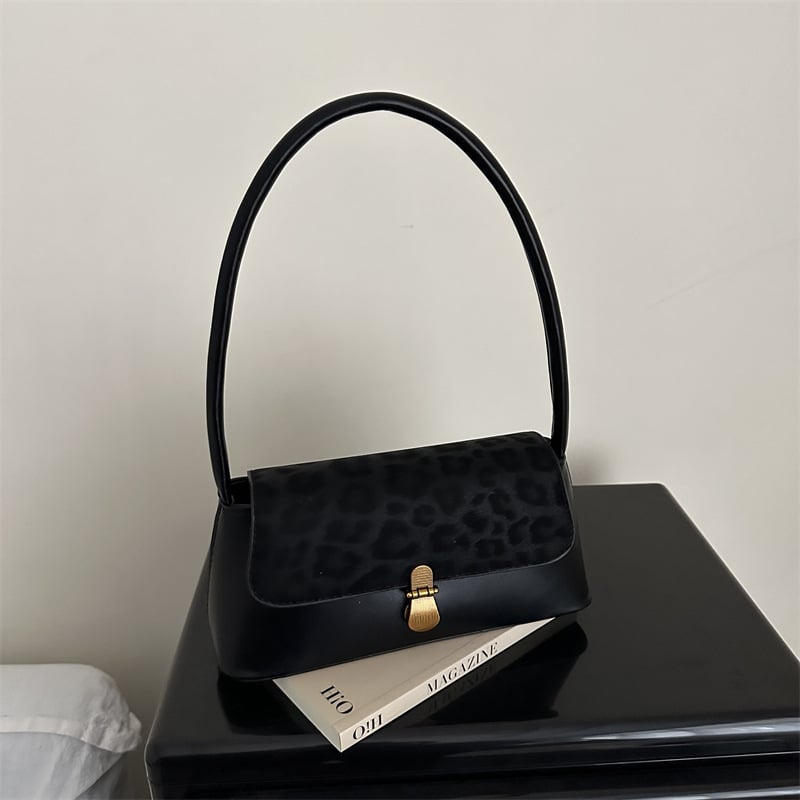 Ženska baguette underarm torba s leopard uzorkom i kontrastnim detaljima, PU materijal, poliester podloga, zatvaranje kapicom, unutarnji džepovi sa zipom i ID, jedna naramenica, jesen 2025