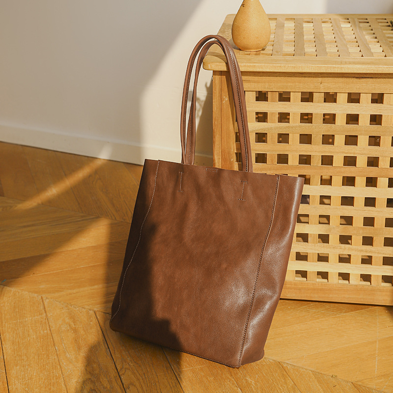 Torba tote od prve kože – urban stil, retro dizajn, vertikalni kvadratni oblik, magnetsko zatvaranje, velika kapaciteta, unutarnji džep sa zipom i džep za telefon
