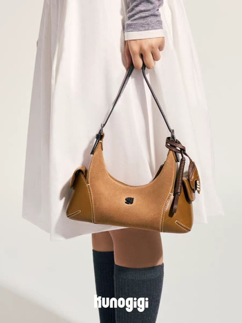 Hobo torba od umjetne kože, zatvaranje na zip, horizontalan kvadratni oblik, pretinac za dokumente, dvostruki remeni