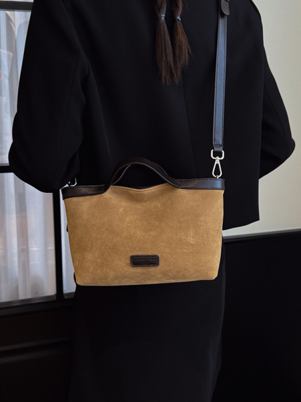 Retro torba preko ramena velike kapacitete, PU materijal, vodoravni kvadratni oblik, zatvaranje zipom, podstava od poliestera