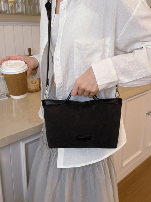 Retro torba preko ramena velike kapacitete, PU materijal, vodoravni kvadratni oblik, zatvaranje zipom, podstava od poliestera