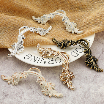 Drška za ormar i garderobu — europskog stila, isklesana duga ručka s jednim otvorom; cinkova legura, lijevanje pod tlakom, elektroplakirani završni sloj