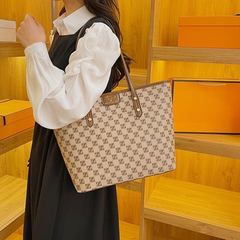 PU Tote torba – gradski minimalistički stil, zip, poliester podstava, vodoravni kvadratni oblik