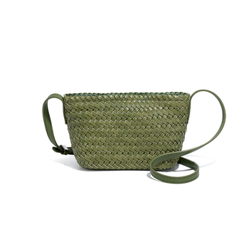 Ženska bucket torba ručno tkana — Materijal: B2536#, Podstava: poliester, Otvaranje: zatvarač, Unutarnje pregrade: pretinac sa zatvaračem, pretinac za telefon, pretinac za dokumente