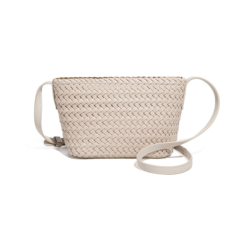 Ženska bucket torba ručno tkana — Materijal: B2536#, Podstava: poliester, Otvaranje: zatvarač, Unutarnje pregrade: pretinac sa zatvaračem, pretinac za telefon, pretinac za dokumente