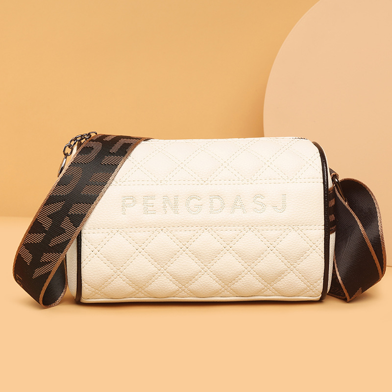 Ženska crossbody torba od kože prve sloje – horizontalni kvadratni oblik, zatvarač, poliester podstava, jedna naramenica