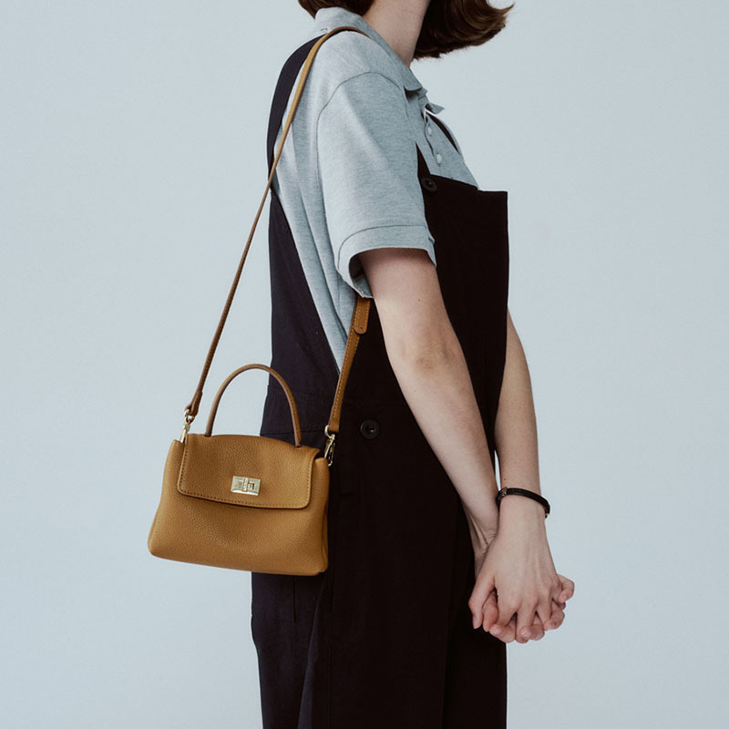 Kožna torbica za crossbody za mobitel, retro zaključavanje tipa latch, prvi sloj goveđe kože, horizontalni kvadratni oblik