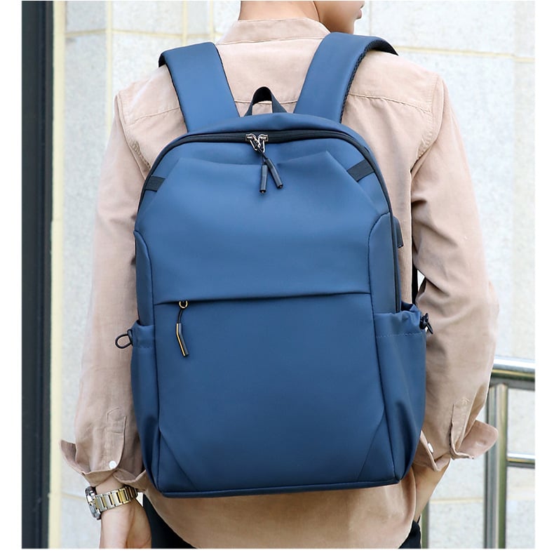 Nylon ruksak, kapacitet 20–35 L, prozračan, gradski minimalistički stil, zakrivljene naramenice