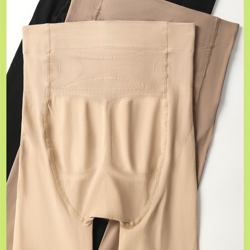 Nylon harisnya, anti-frikcióval, egyszínű, középső vastagságú, 50-70% nylon tartalom