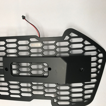Prednja rešetka za Ford Ranger T7 s LED-om, ABS plastika, ne-destruktivna montaža, za modele 2015–2018.