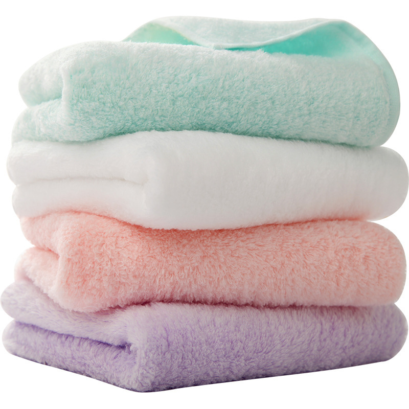 Uchino pamut törölköző – 32s szál, Cut Velvet szövés, 200 g+ tömeg, bőrbarát és nedvszívó