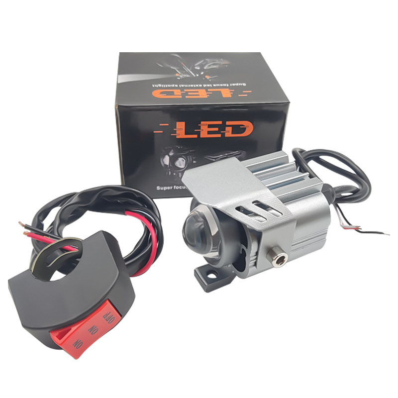 Motociklistički LED reflektor s poklopcem, aluminijsko kućište, 12W, 9-80V, model YL-5655, univerzalna kompatibilnost