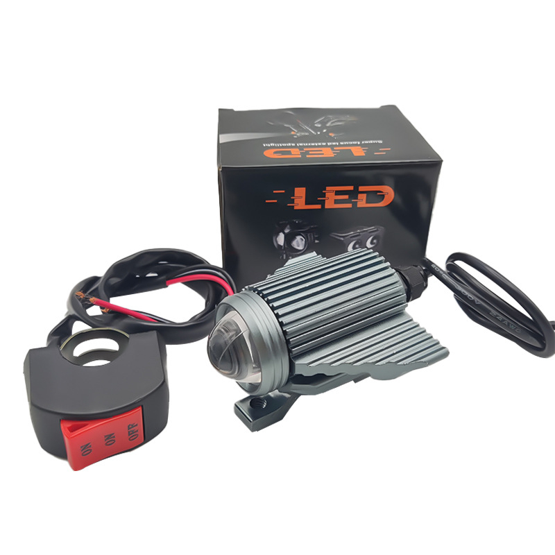 Motociklistički LED reflektor s poklopcem, aluminijsko kućište, 12W, 9-80V, model YL-5655, univerzalna kompatibilnost