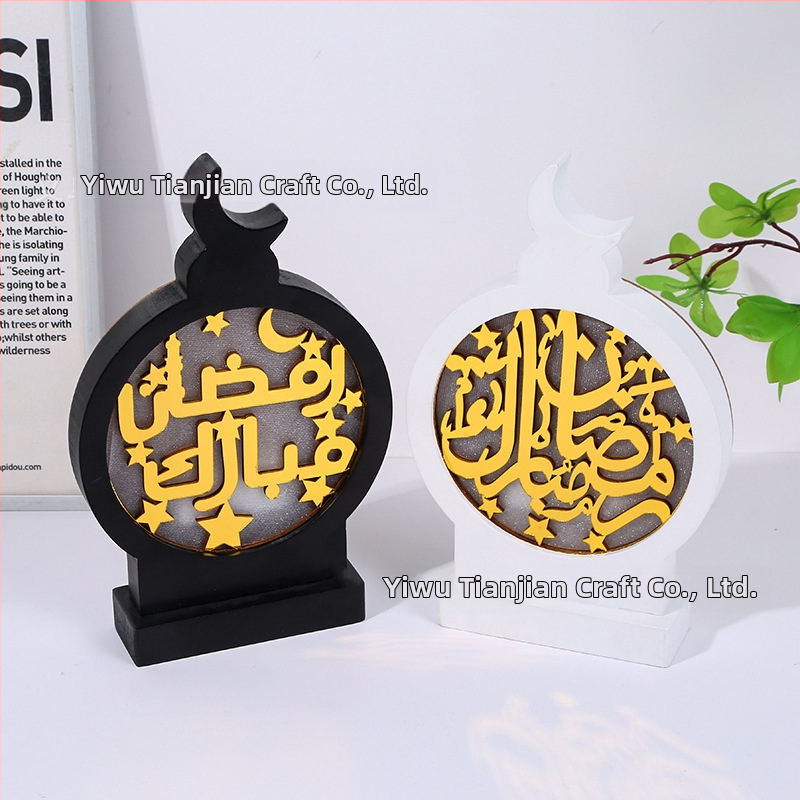 Drevený ozdobný prvok v tvare hodiniek so motívom hviezdy a mesiaca pre modernú domácu dekoráciu