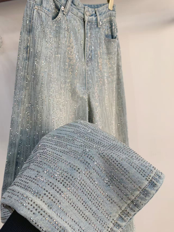Jeans od denima širokih nogavica s Hotfix kristalima, srednji pojas, ležerni ravni kroj, gradski stil