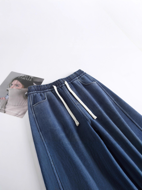 Ženski traperice visokim strukom, široke krojeve u stilu scimitar, fleece podstava, Lyocell-denim smjesa s poliestrom
