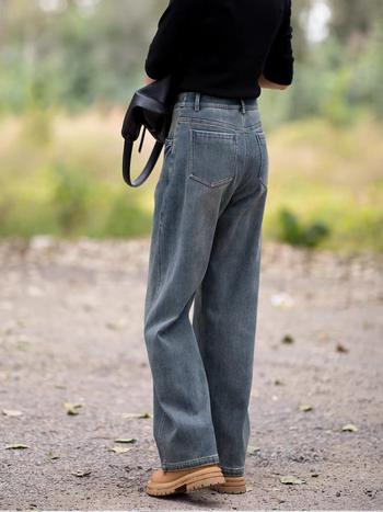 Ženske traperice s flis podstavom, visokim strukom, ravnim krojem, debeli denim – pamuk-poliester smjesa (70-80% pamuk, <30% poliestera)