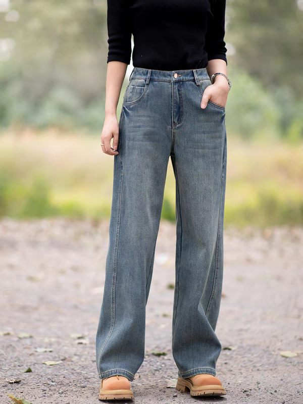 Ženske traperice s flis podstavom, visokim strukom, ravnim krojem, debeli denim – pamuk-poliester smjesa (70-80% pamuk, <30% poliestera)