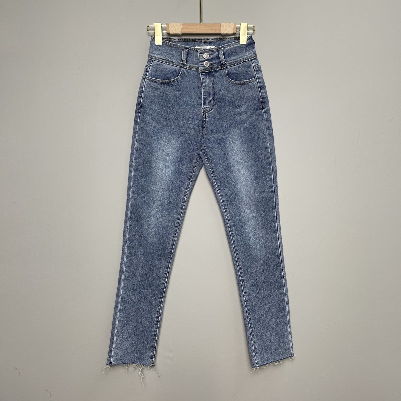 Traperice od denima s visokim strukom, uske i podižu stražnjicu, mikroelastične