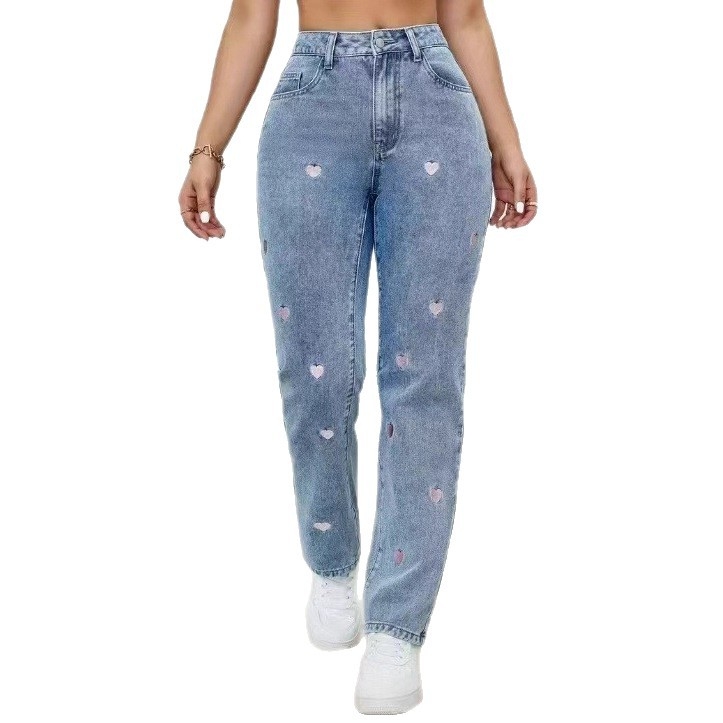 Ženske traperice visokog struka, ravnog kroja, s izvezenim srcem, denim, elastične