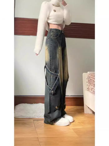 Traperice od denima, visokim strukom, ravnim krojem, ispran završetkom, detalj kaiša (Denim; Pamuk + Elastan; Isprano; Visoki struk; Ravni kroj)