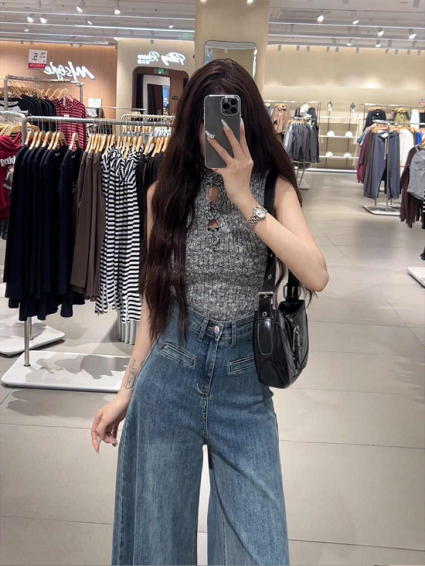 Denim hlače širokih nogavica, visokog struka; mješavina pamuka i poliestera 50–70% pamuk, 30–50% poliester; tretman bez glačanja; ljetni model 2024; street hipster stil