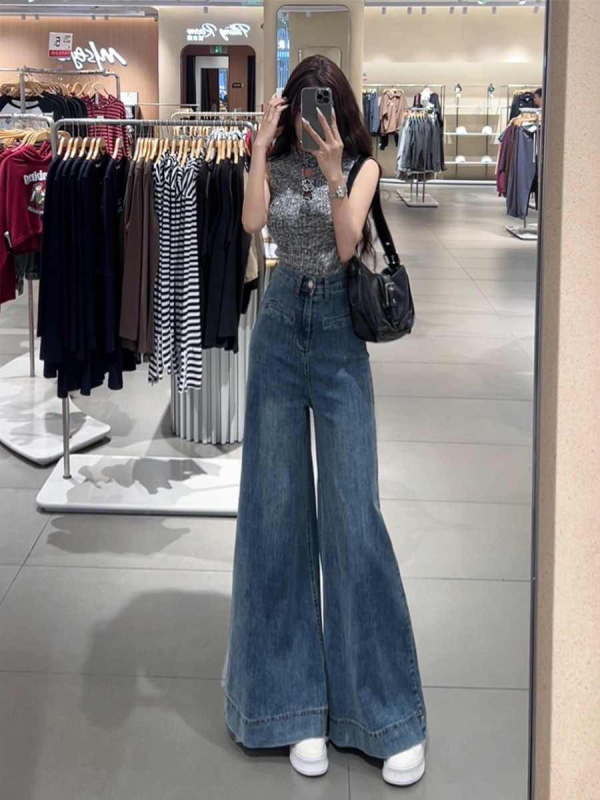 Denim hlače širokih nogavica, visokog struka; mješavina pamuka i poliestera 50–70% pamuk, 30–50% poliester; tretman bez glačanja; ljetni model 2024; street hipster stil
