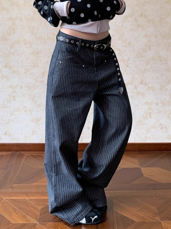 Američke retro džins s vertikalnim prugama, visokim strukom, straight kroj, denim s 50–70% pamuk i 30–50% poliester, ulični stil