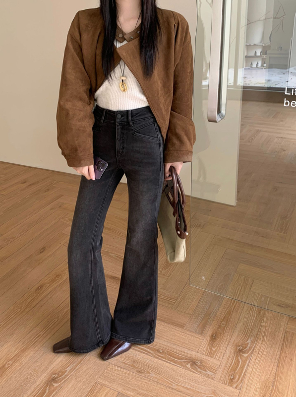Γυναικείοι τζιν: υψηλή μέση, micro flare bootcut γραμμή, βαμβακο-ελαστικό denim με επένδυση fleece, ρετρό ύφος