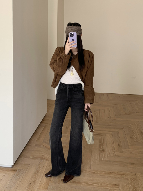 Γυναικείοι τζιν: υψηλή μέση, micro flare bootcut γραμμή, βαμβακο-ελαστικό denim με επένδυση fleece, ρετρό ύφος