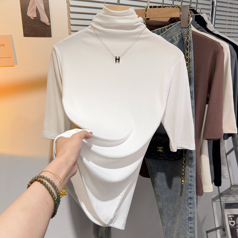 Ženski viskozni T‑shirt s polu rukavom i visokim ovratnikom, uski kroj, duljina 50–65 cm, ljeto 2024