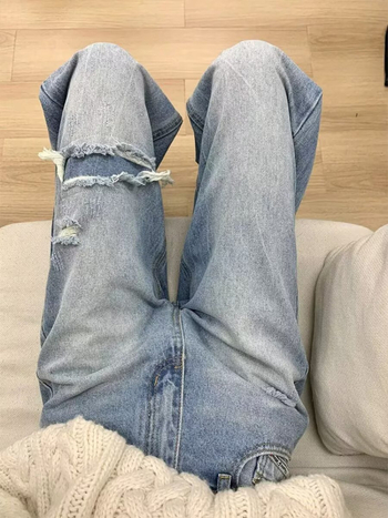 Raspucane ravne traperice za žene, denim s 50–70% pamuka i <30% poliestera, visok struk, ravni kroj, mikroelastičnost