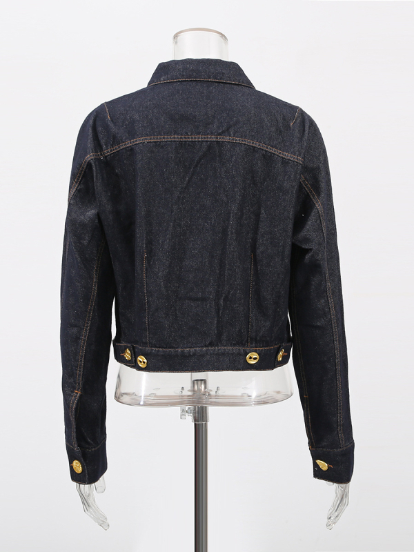 Krátka džínová bunda, jednoradové zapínanie, golier, dlhé rukávy, vysoký pás