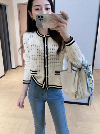 Hollow-knit kardigan s okruglim izrezom, dugi rukavi, mješavina najlona i ovčje vune, minimalistički japansko-korejski ležerni stil, duljina 50–65 cm, prednja plakata s višestrukim kopčama