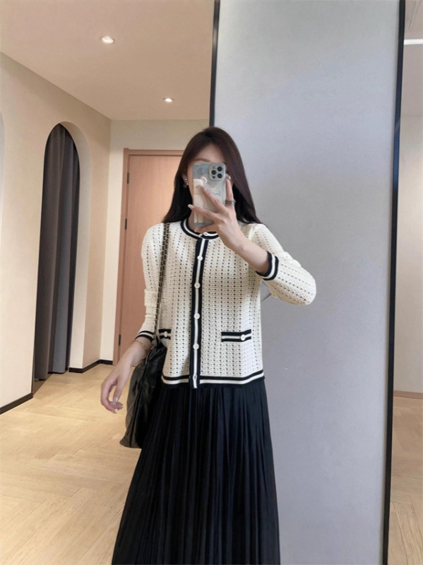 Hollow-knit kardigan s okruglim izrezom, dugi rukavi, mješavina najlona i ovčje vune, minimalistički japansko-korejski ležerni stil, duljina 50–65 cm, prednja plakata s višestrukim kopčama