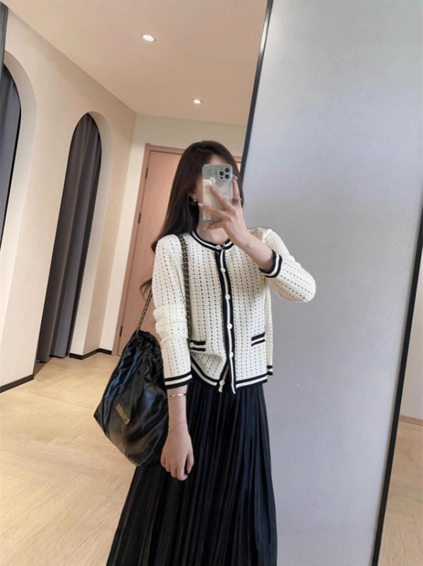 Hollow-knit kardigan s okruglim izrezom, dugi rukavi, mješavina najlona i ovčje vune, minimalistički japansko-korejski ležerni stil, duljina 50–65 cm, prednja plakata s višestrukim kopčama