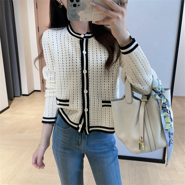 Hollow-knit kardigan s okruglim izrezom, dugi rukavi, mješavina najlona i ovčje vune, minimalistički japansko-korejski ležerni stil, duljina 50–65 cm, prednja plakata s višestrukim kopčama