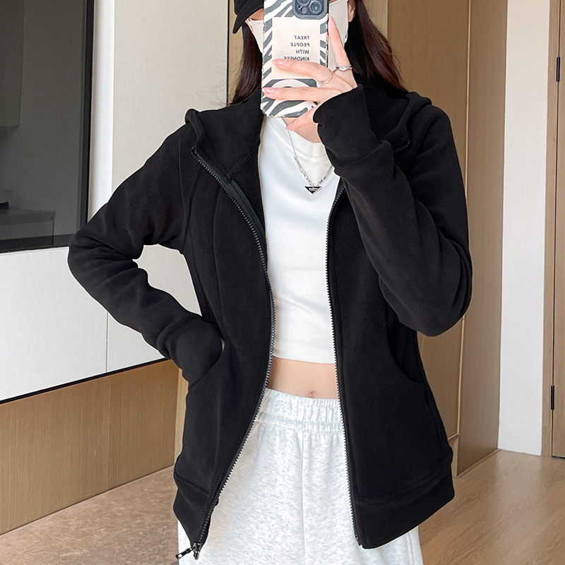 Női fleeceszővel bélelt kapucnis kardigán, pamut-poliészter anyag, cipzáras lezárás, karcsú szabás, ingázó stílus