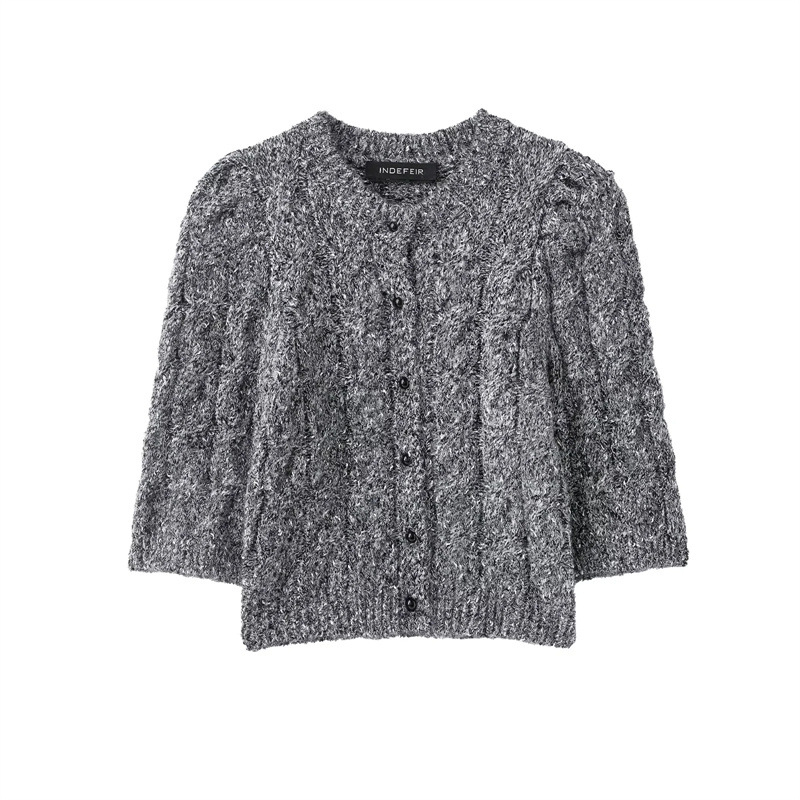 Kardigan od pletene tkanine, slim fit krojem, s puff rukavima, okrugli ovratnik, zatvaranje na jednu kopču, vlakna viskoze