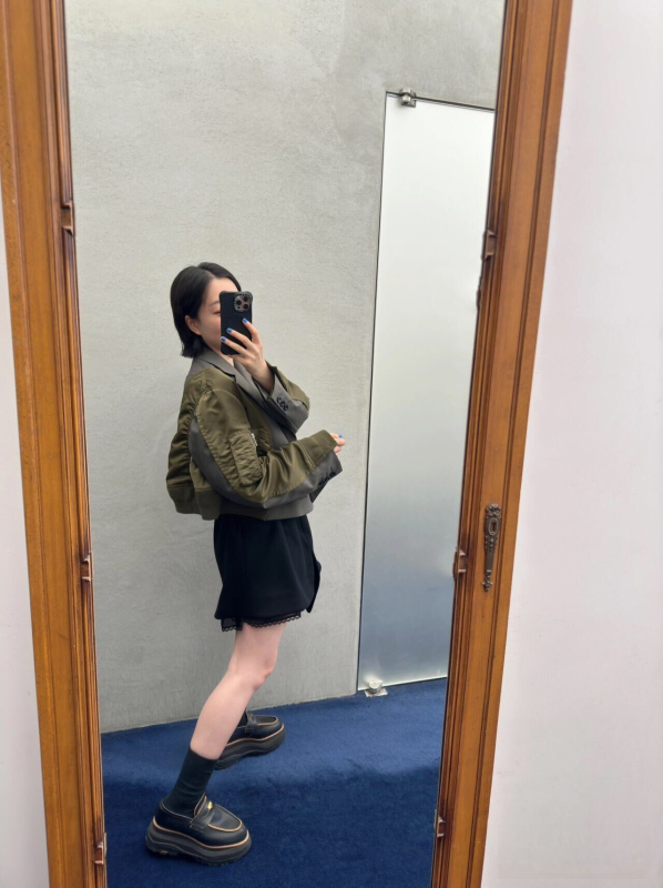 Dámske krátke sako s farebným blokovaním a panelmi, bavlna, golier s reverom, dlhé rukávy, jeseň 2024