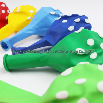 Latex dekoratív lufi, gömb alakú, nyomtatott logóval