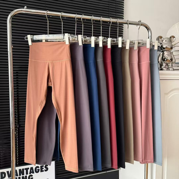 Najlon leggings za jogu s geometrijskim uzorkom, kratka dužina, uski kroj, podižu stražnjicu