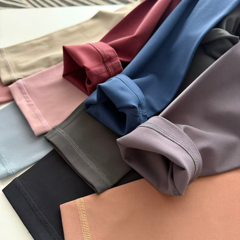 Najlon leggings za jogu s geometrijskim uzorkom, kratka dužina, uski kroj, podižu stražnjicu