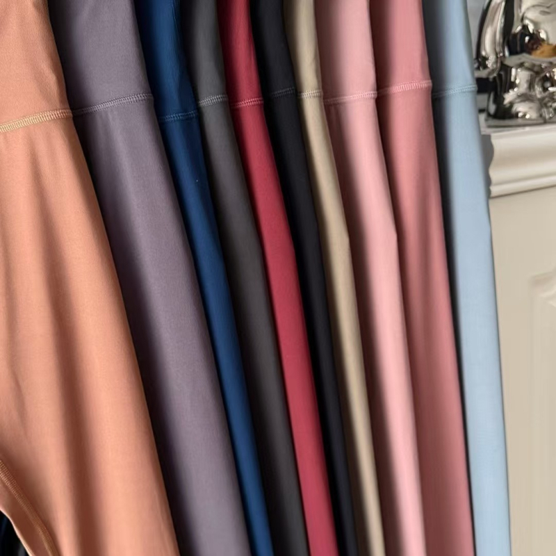 Najlon leggings za jogu s geometrijskim uzorkom, kratka dužina, uski kroj, podižu stražnjicu