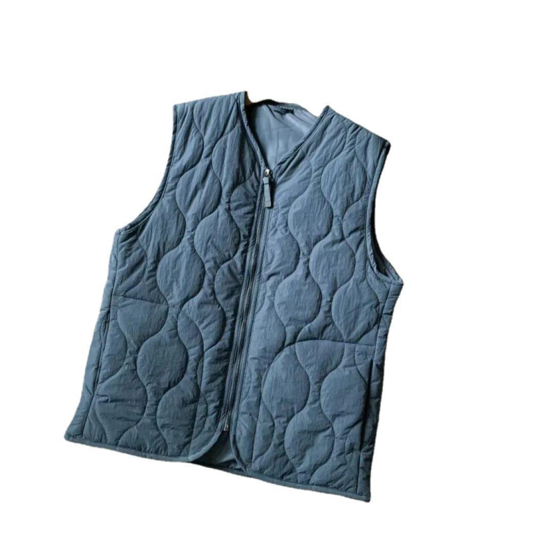 Muška bezrukavna vest, korejskog stila, debeli punilo od poliesterskih vlakana, glavna tkanina od poliestera, podstava od poliestera.