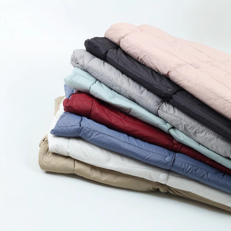 Ženski down vest s okruglim vratima, tanak, punilo: gusje down, materijal: poliester