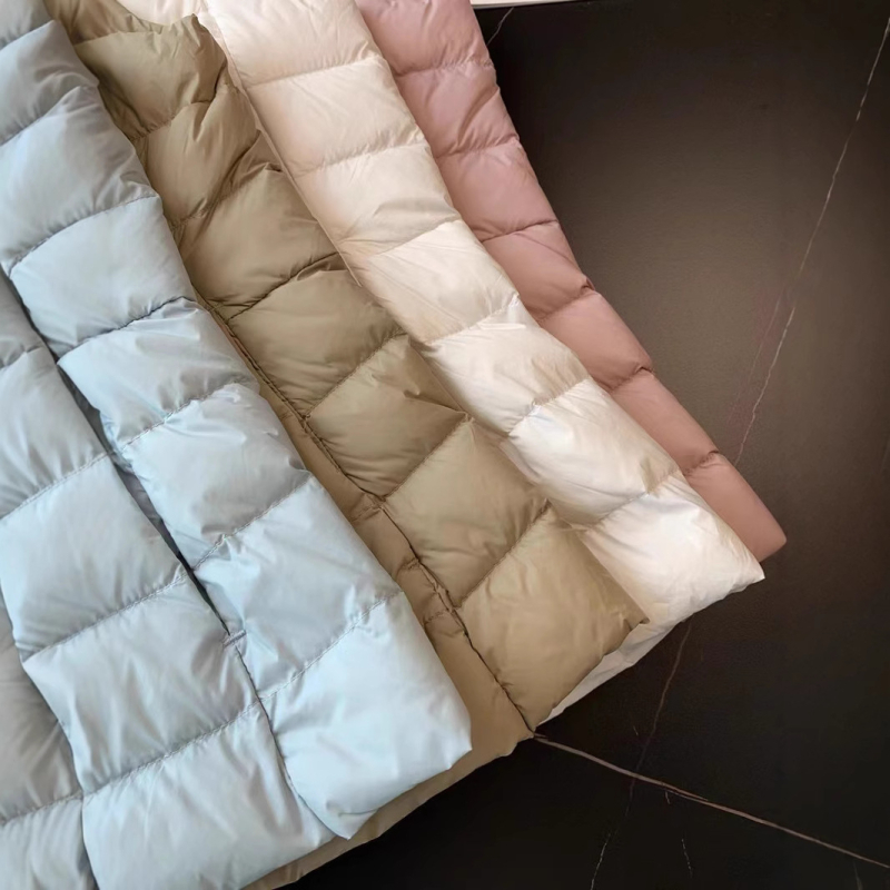 Ženski down vest s okruglim vratima, tanak, punilo: gusje down, materijal: poliester