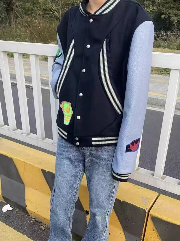 Uniszex kardigán dzseki, egyetemi stílus, patchwork varrással, pamut-keverék anyag, poliészter bélés, állon álló gallér, laza szabás